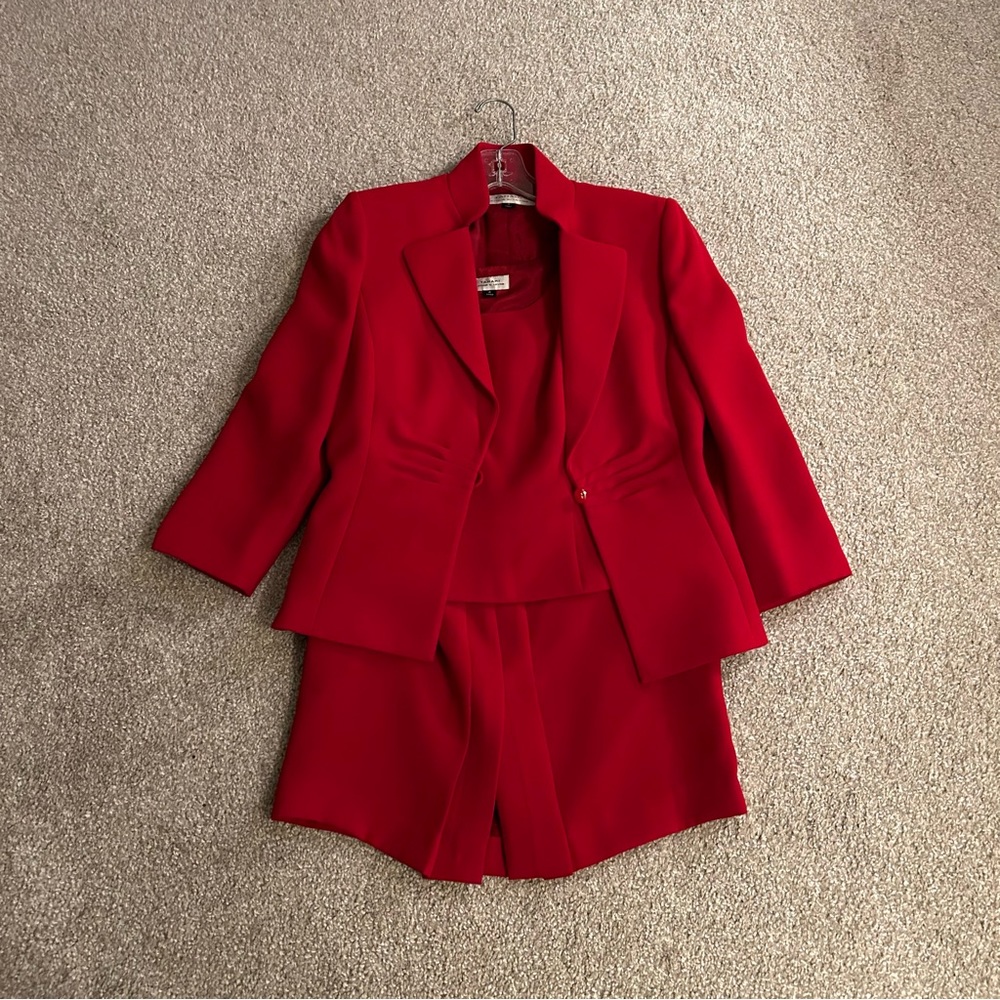 Tahari 3 Piece Suit